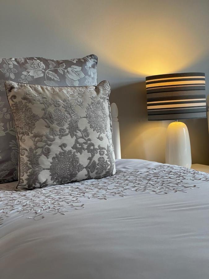 Greenfields Country House Latton 외부 사진
